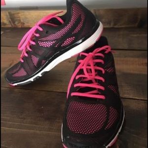 ASICS Women's GEL-Exert TR Training 6.5 Black/Pink